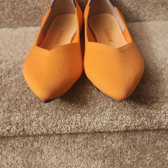 Rothy's The Point Orange Pointy-Toed Flats w/ Camo-Print Soles Size 8.5 - Picture 3 of 7